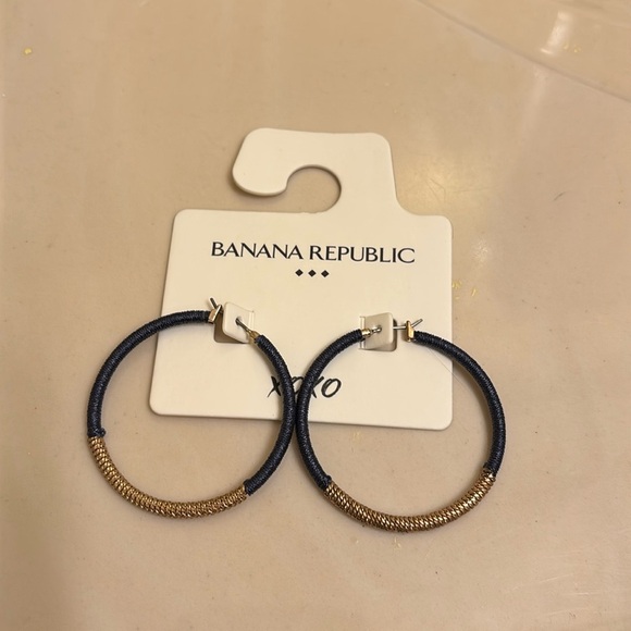 NWT Banana Republic Navy and Gold Hoop Earrings - Picture 1 of 3